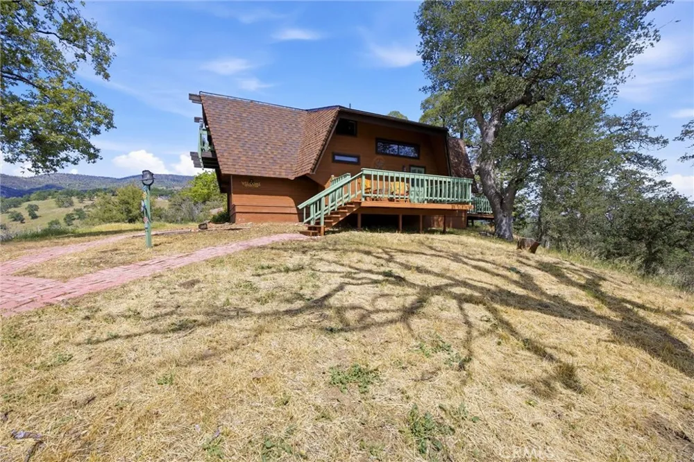 24300 Woodbine Court Tehachapi, CA 93561