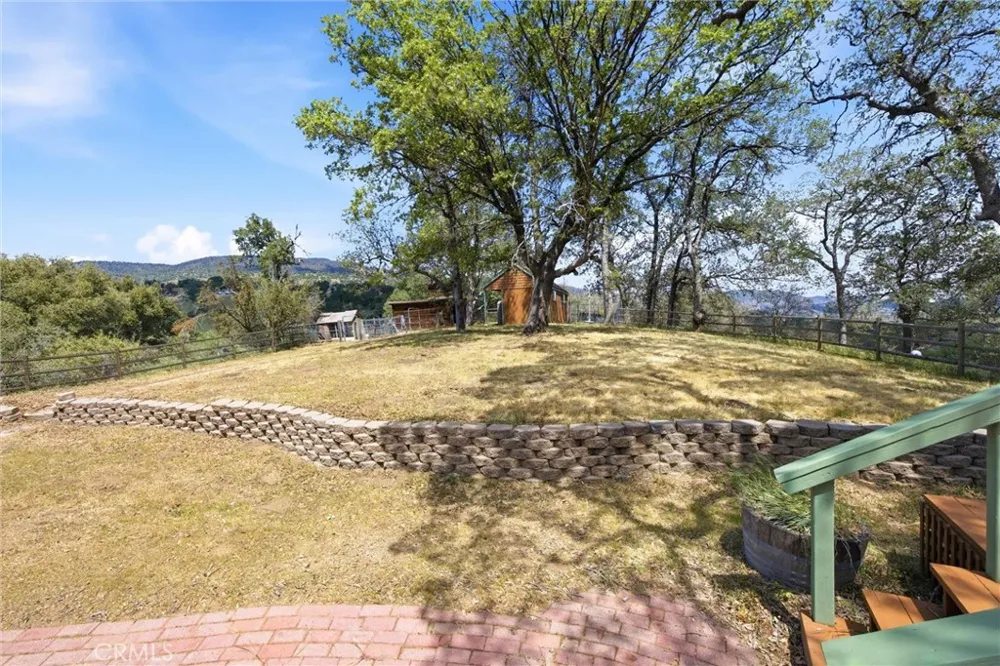 24300 Woodbine Court Tehachapi, CA 93561