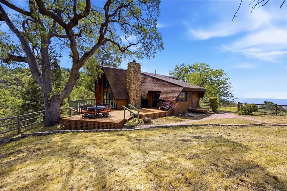 24300 Woodbine Court Tehachapi, CA 93561