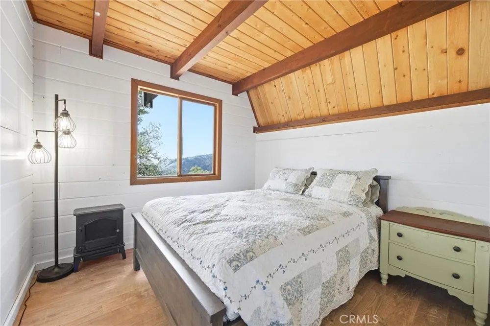 24300 Woodbine Court Tehachapi, CA 93561