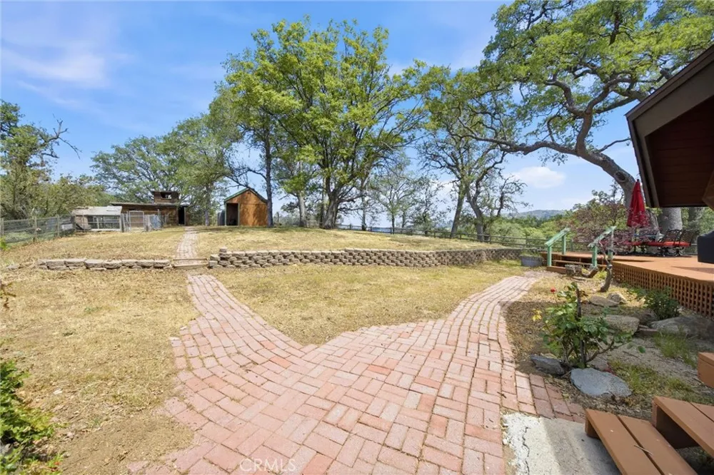 24300 Woodbine Court Tehachapi, CA 93561