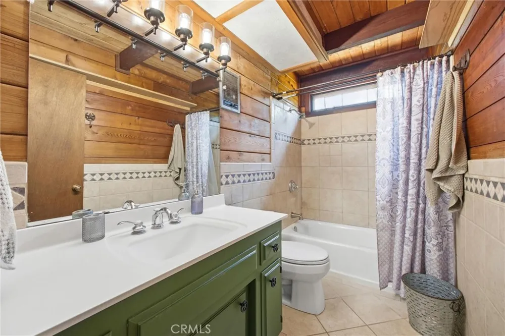 24300 Woodbine Court Tehachapi, CA 93561