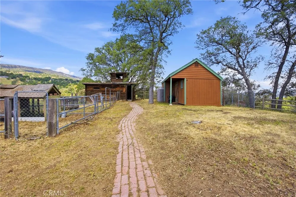 24300 Woodbine Court Tehachapi, CA 93561
