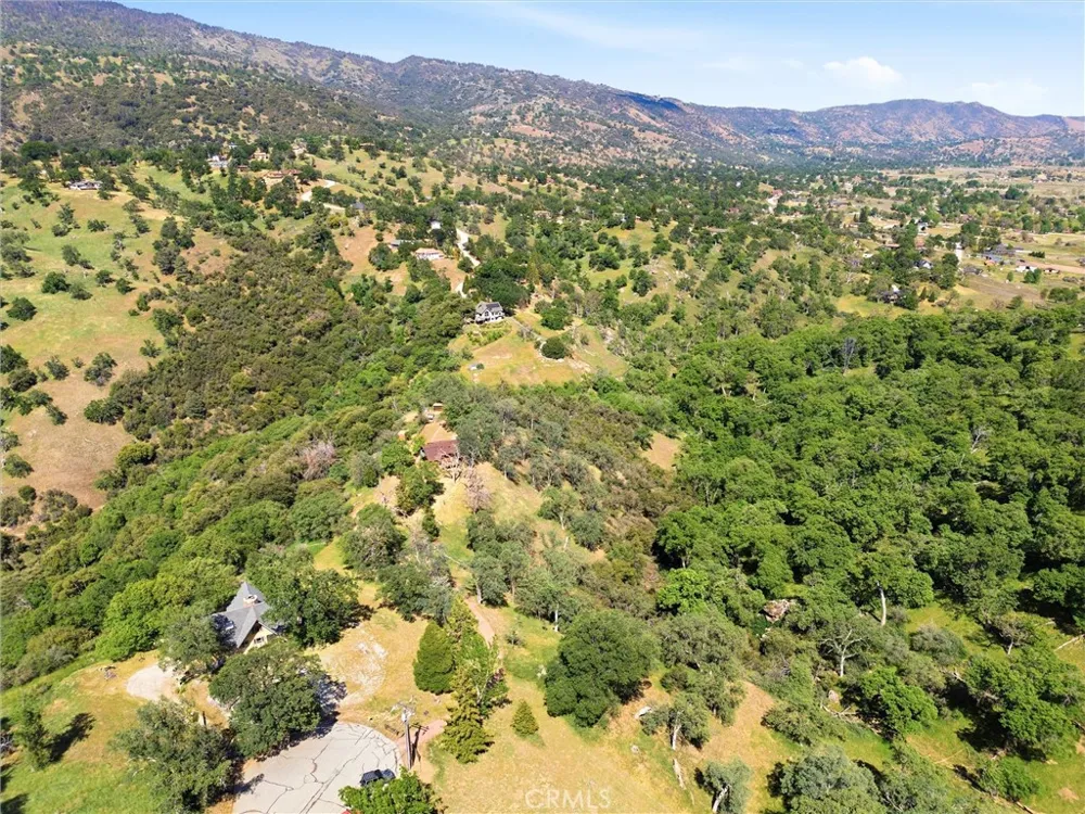 24300 Woodbine Court Tehachapi, CA 93561