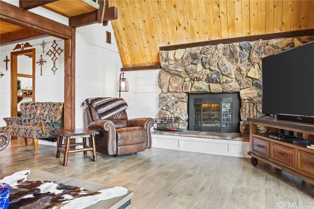 24300 Woodbine Court Tehachapi, CA 93561