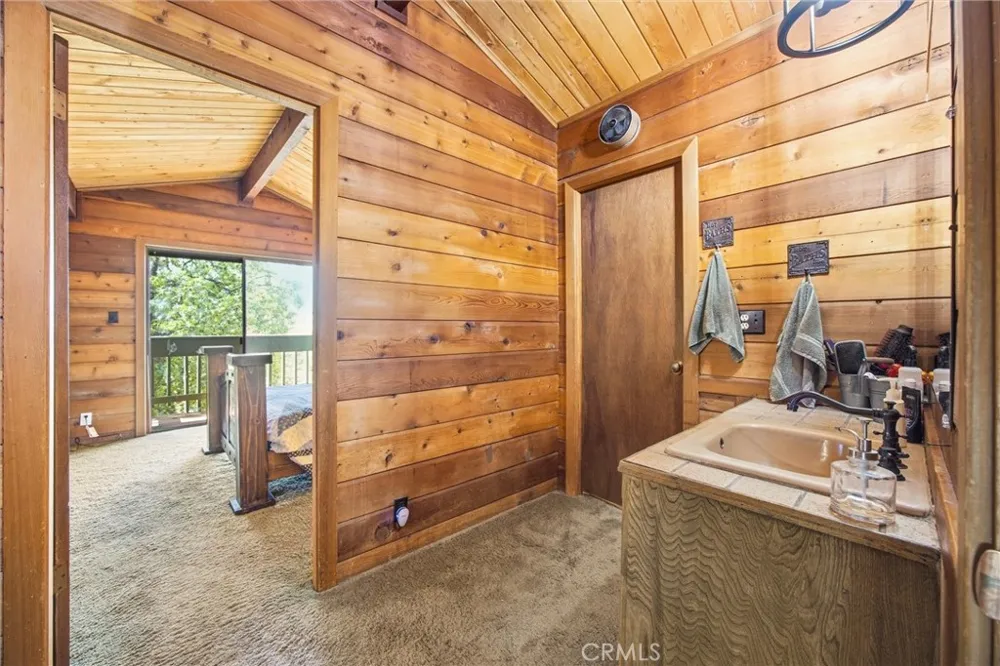24300 Woodbine Court Tehachapi, CA 93561