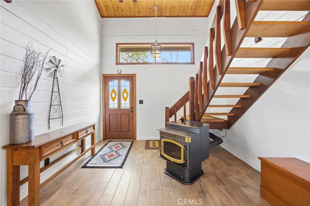 24300 Woodbine Court Tehachapi, CA 93561