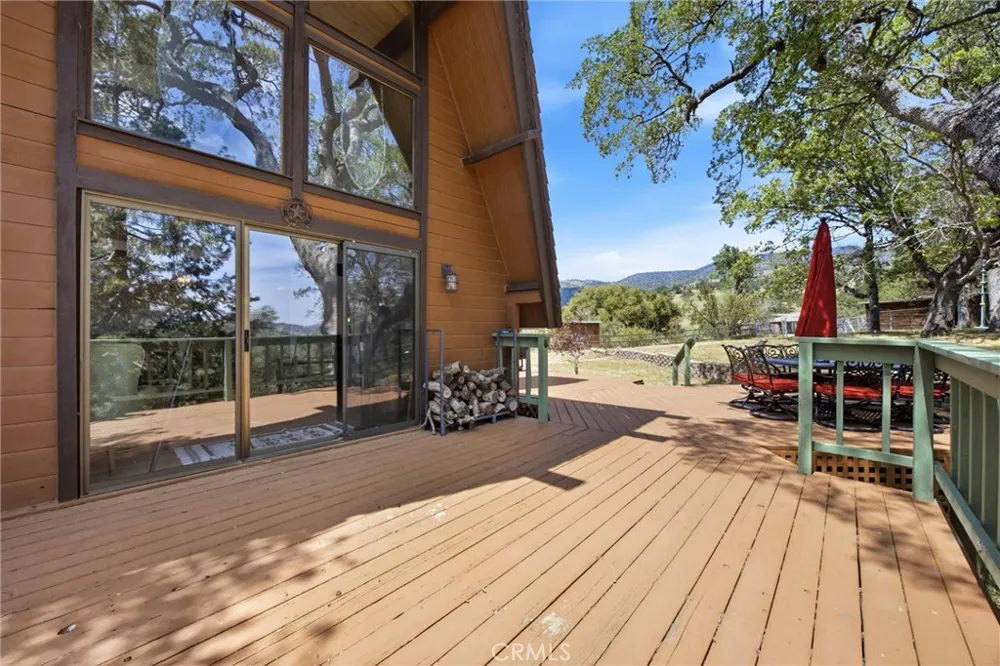 24300 Woodbine Court Tehachapi, CA 93561