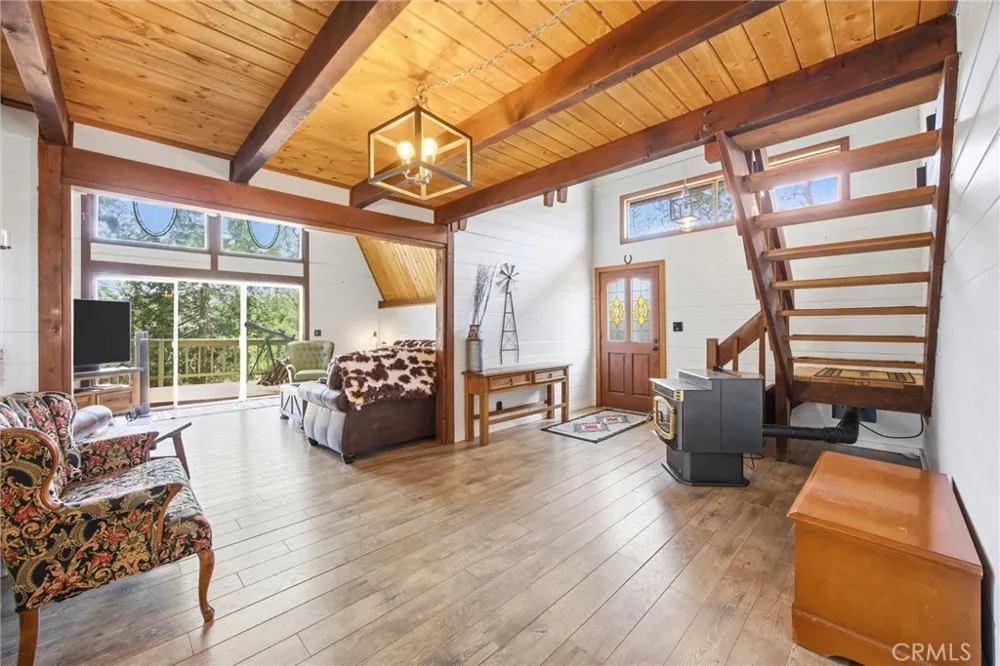 24300 Woodbine Court Tehachapi, CA 93561