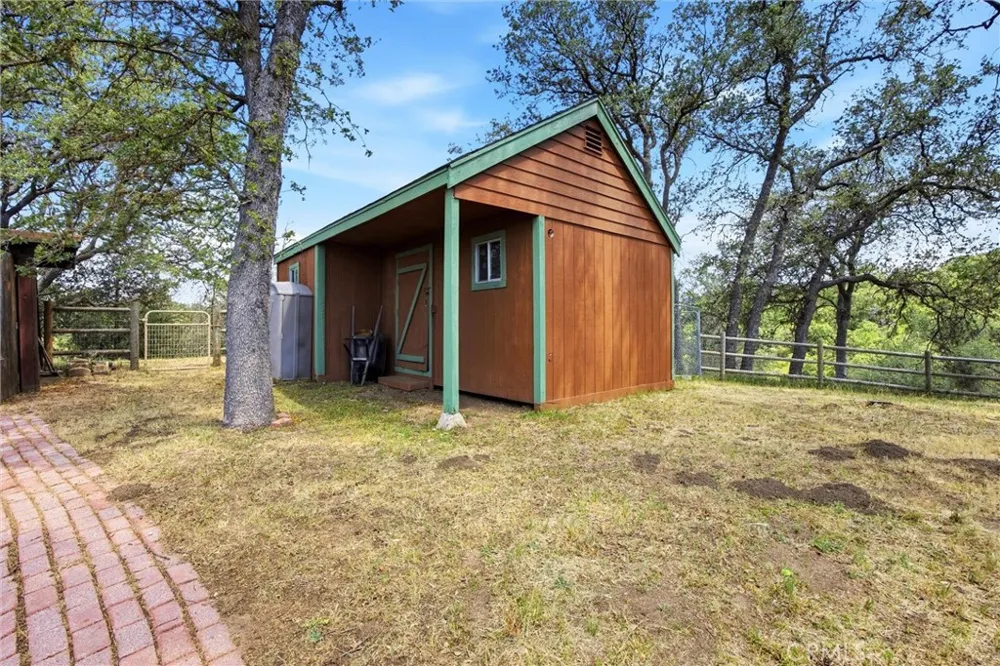 24300 Woodbine Court Tehachapi, CA 93561