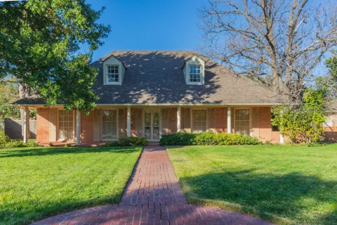2131 Charles Street