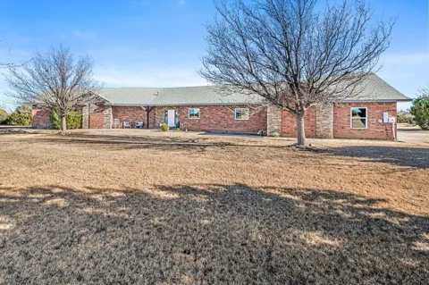 319 ARROWHEAD Point