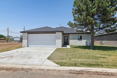 902 W Maple Ave,