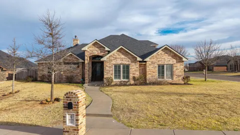 6 CRESTWAY COURT