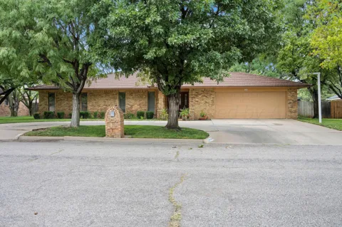 2343 Chestnut Drive