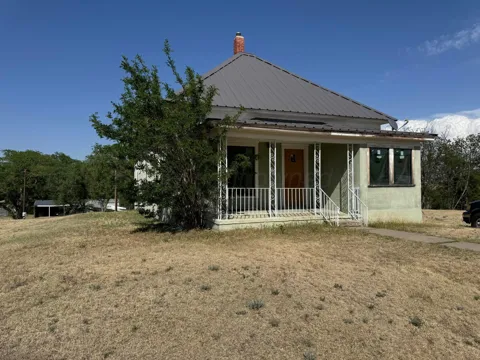 907 E Elsie Avenue