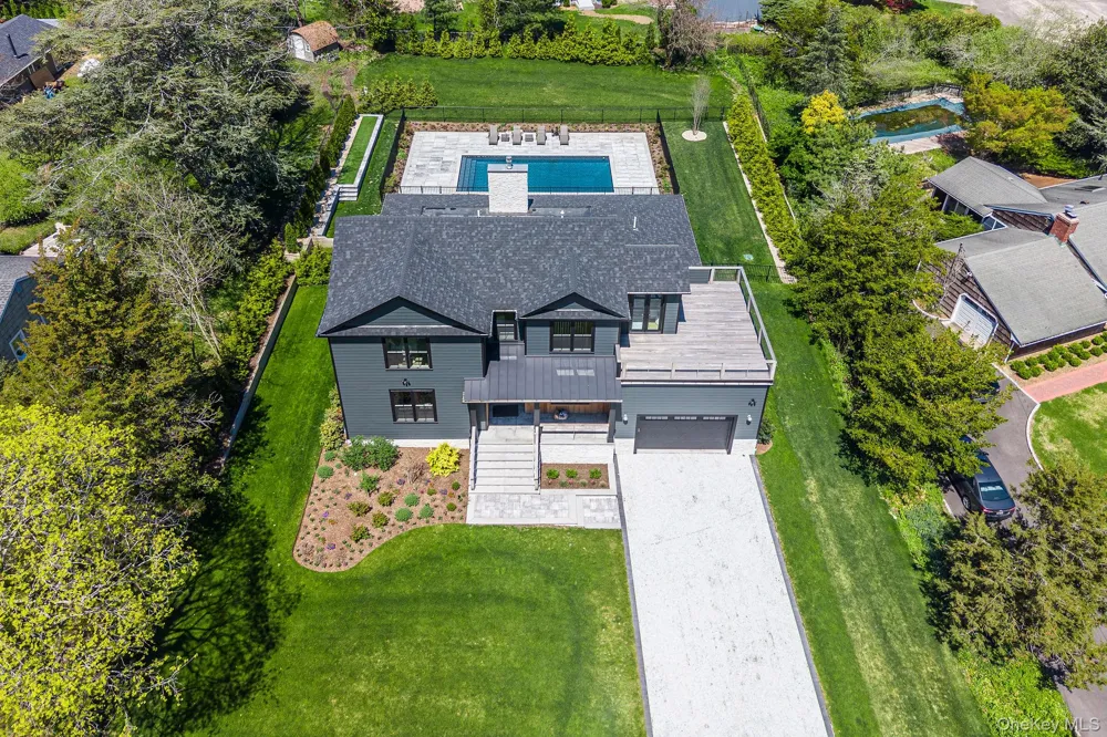 1665 Glenn Road Southold, NY 11971