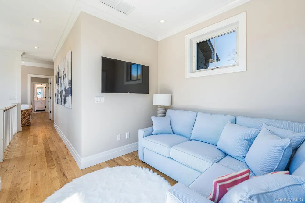 1665 Glenn Road Southold, NY 11971