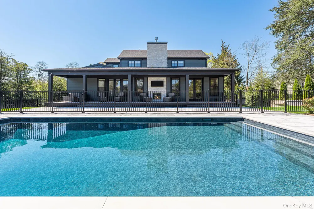 1665 Glenn Road Southold, NY 11971
