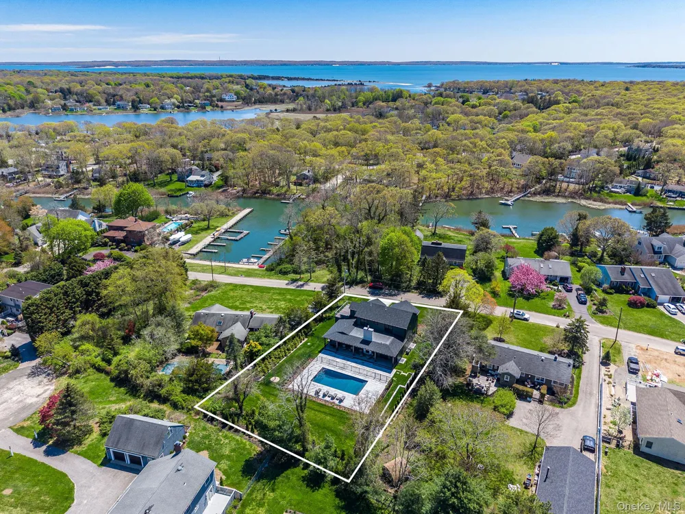 1665 Glenn Road Southold, NY 11971