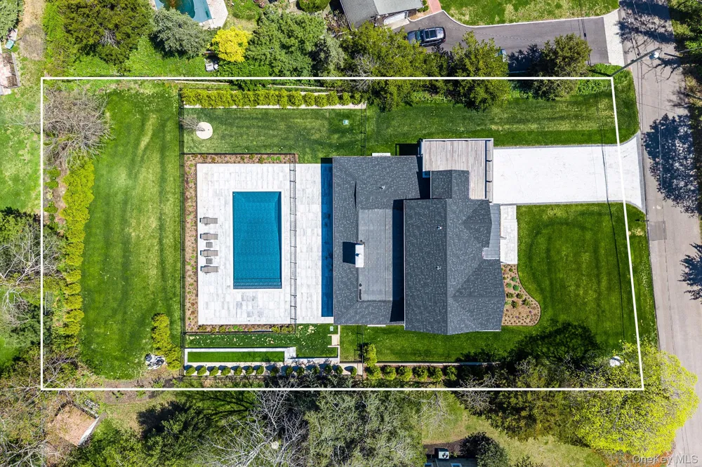 1665 Glenn Road Southold, NY 11971