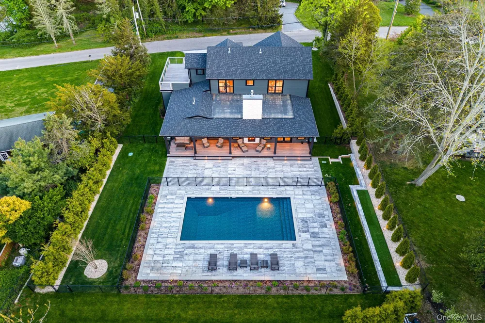 1665 Glenn Road Southold, NY 11971