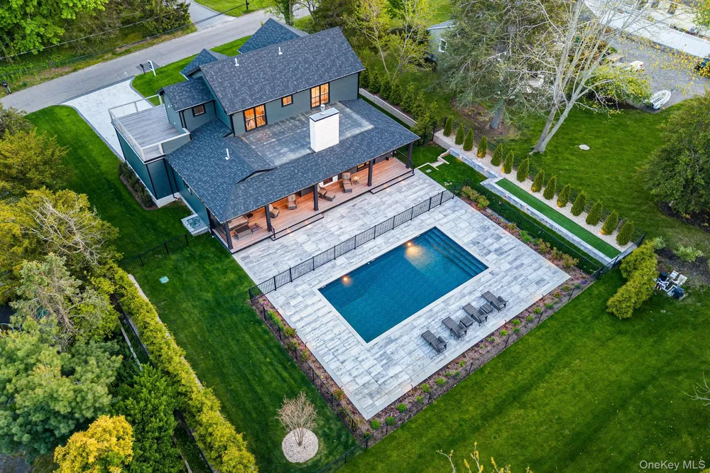1665 Glenn Road Southold, NY 11971