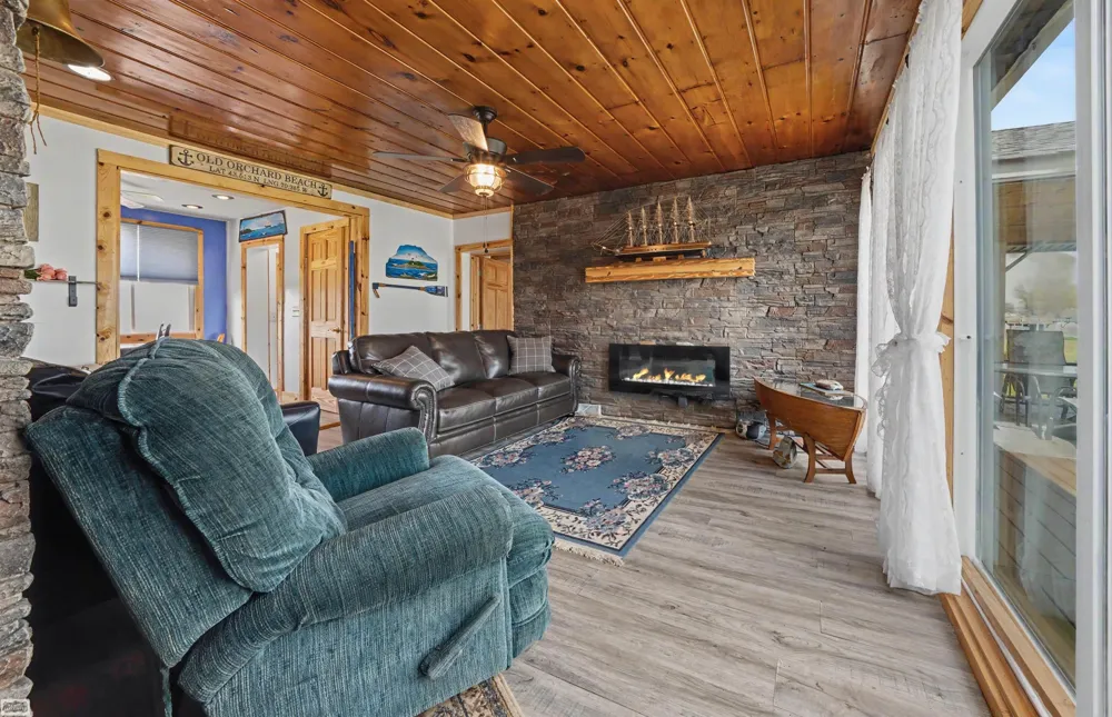 6334 Marina Drive Clay Township, MI 48001