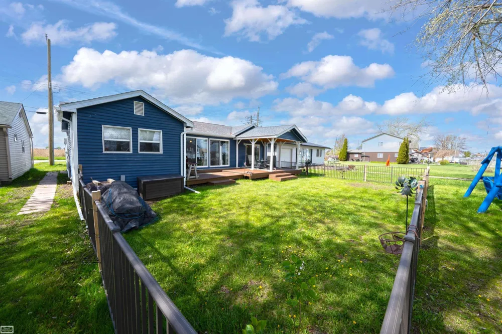 6334 Marina Drive Clay Township, MI 48001