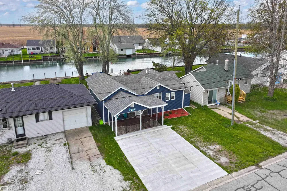 6334 Marina Drive Clay Township, MI 48001