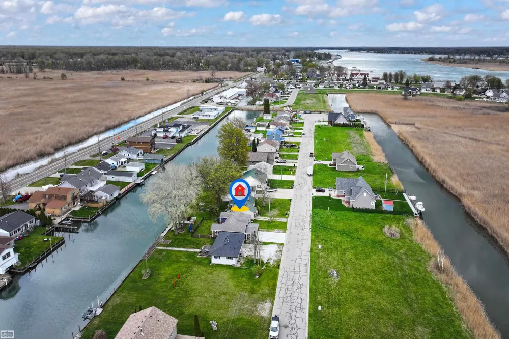 6334 Marina Drive Clay Township, MI 48001