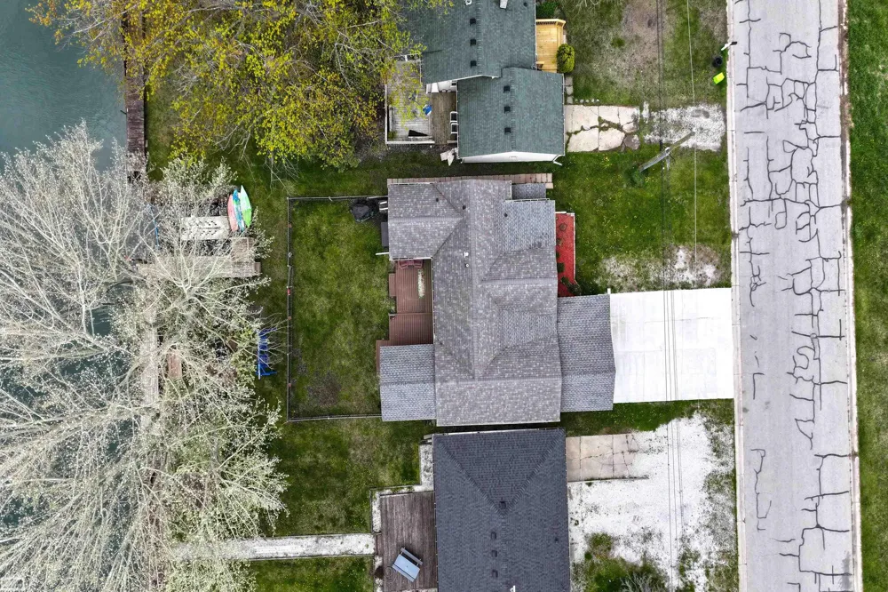 6334 Marina Drive Clay Township, MI 48001