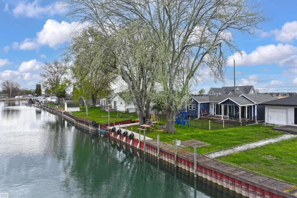 6334 Marina Drive Clay Township, MI 48001