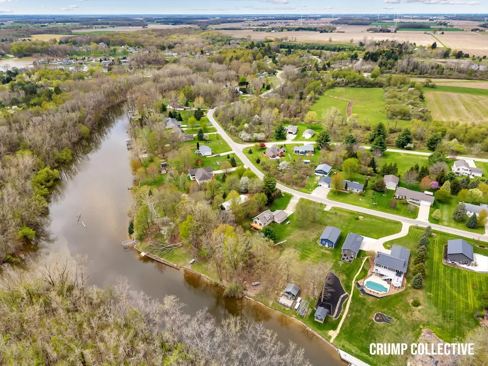 9129 Lakeside Drive Perrinton, MI 48871
