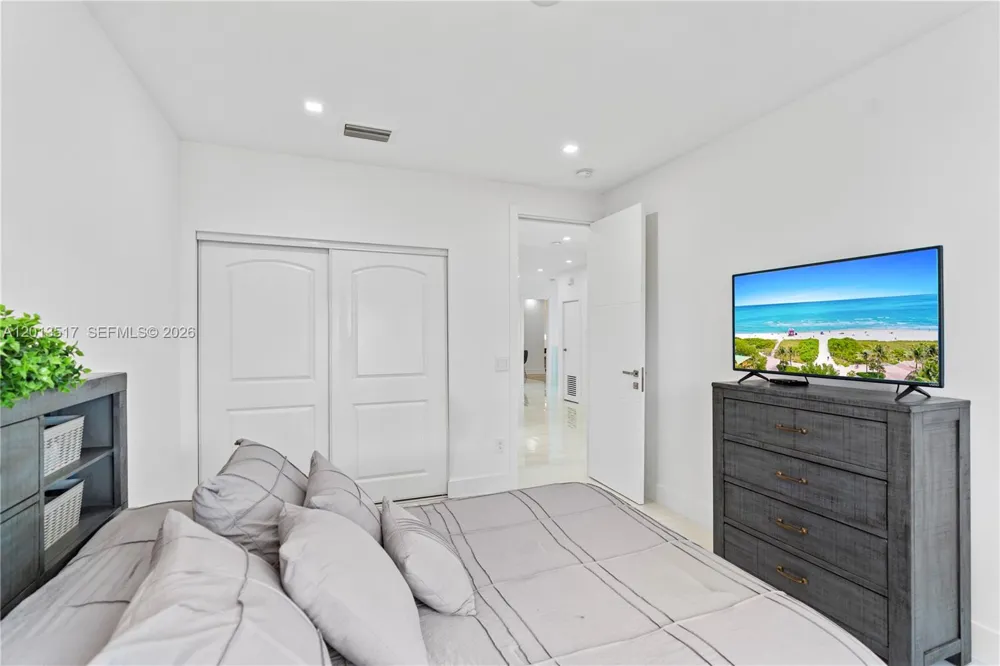 3188 NE 211th Ter Aventura, FL 33180