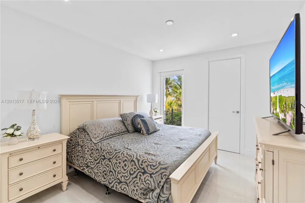 3188 NE 211th Ter Aventura, FL 33180