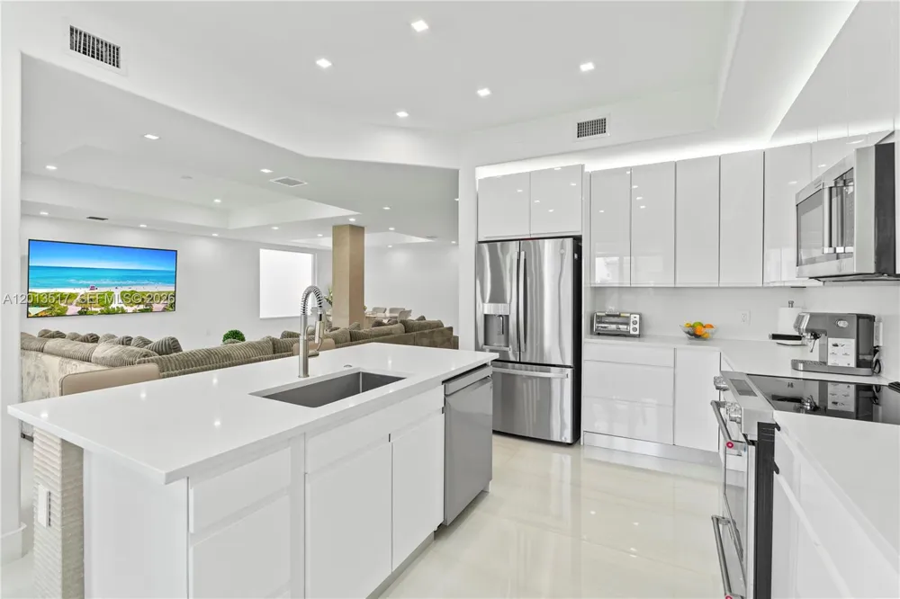 3188 NE 211th Ter Aventura, FL 33180