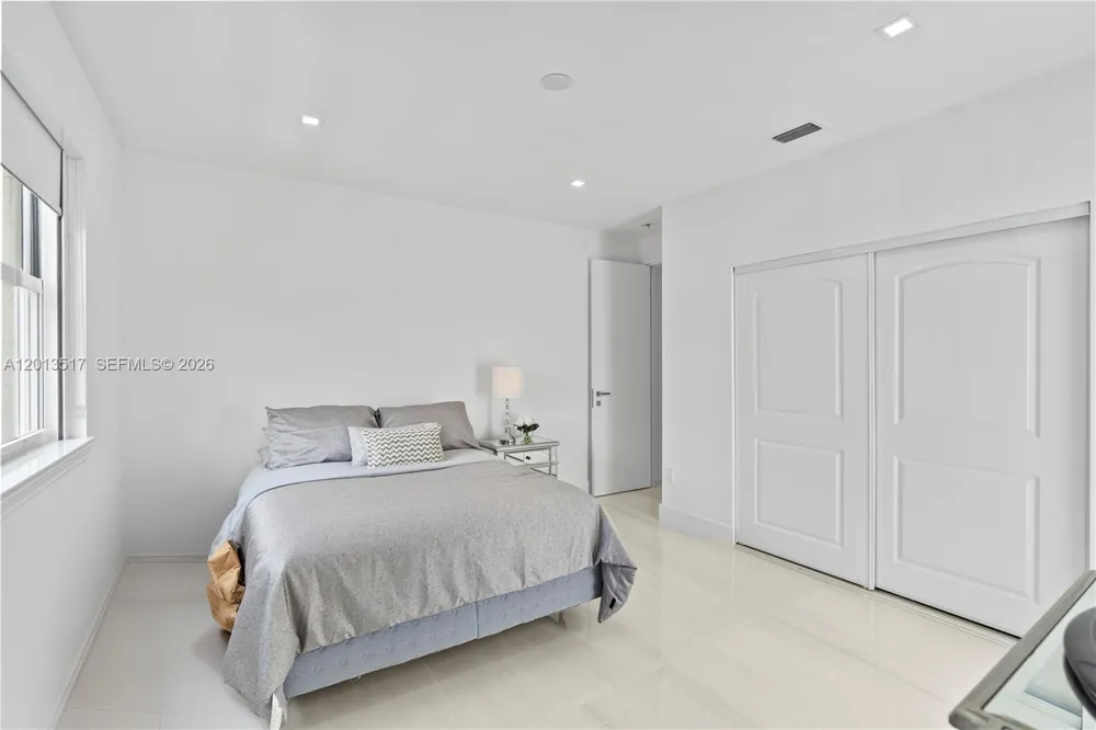 3188 NE 211th Ter Aventura, FL 33180