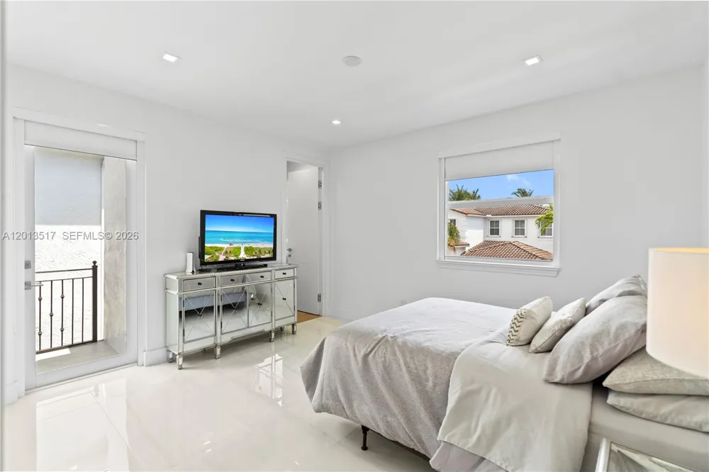 3188 NE 211th Ter Aventura, FL 33180