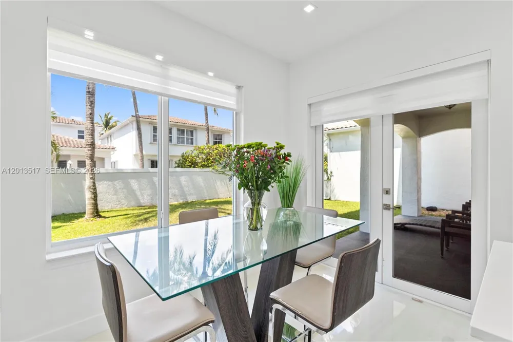 3188 NE 211th Ter Aventura, FL 33180