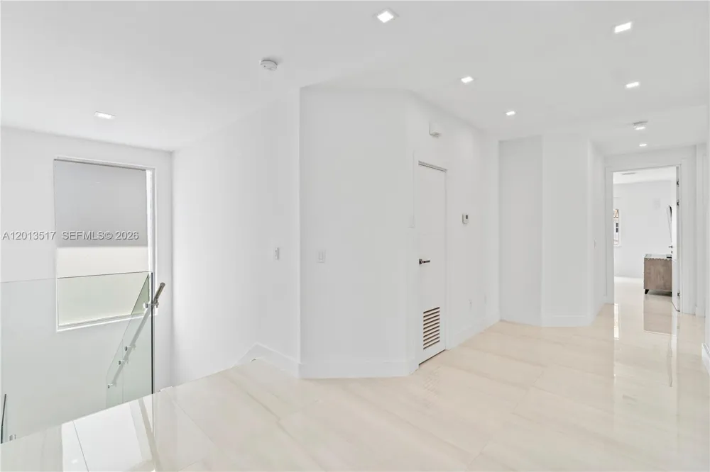 3188 NE 211th Ter Aventura, FL 33180
