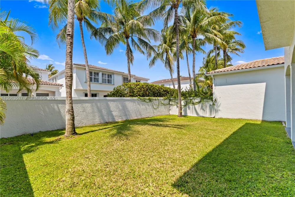 3188 NE 211th Ter Aventura, FL 33180