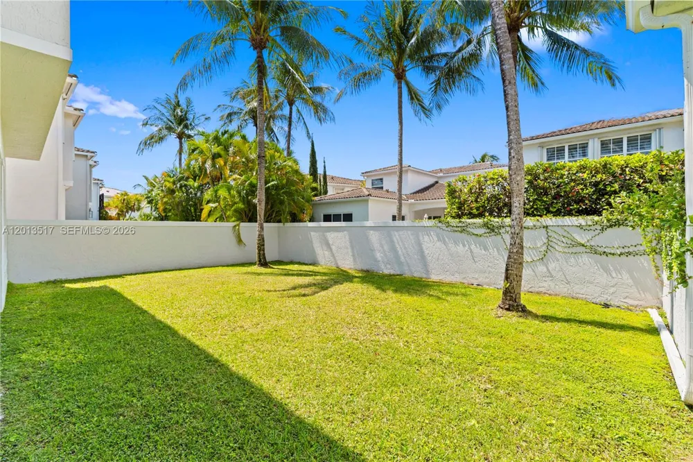 3188 NE 211th Ter Aventura, FL 33180