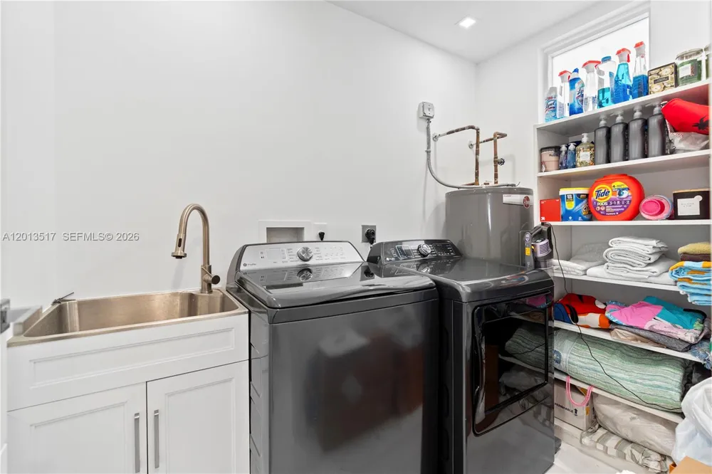 3188 NE 211th Ter Aventura, FL 33180