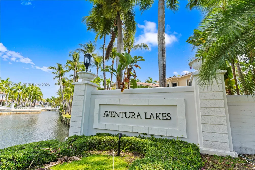 3188 NE 211th Ter Aventura, FL 33180