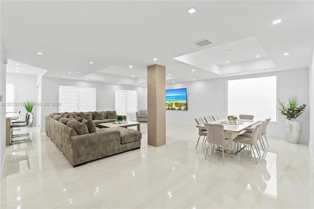 3188 NE 211th Ter Aventura, FL 33180