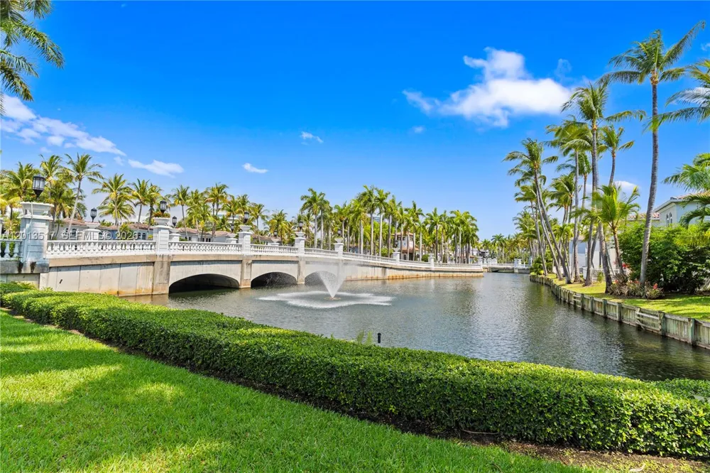 3188 NE 211th Ter Aventura, FL 33180