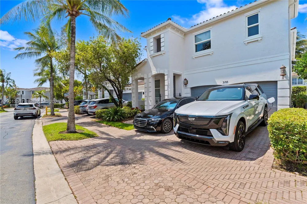 3188 NE 211th Ter Aventura, FL 33180