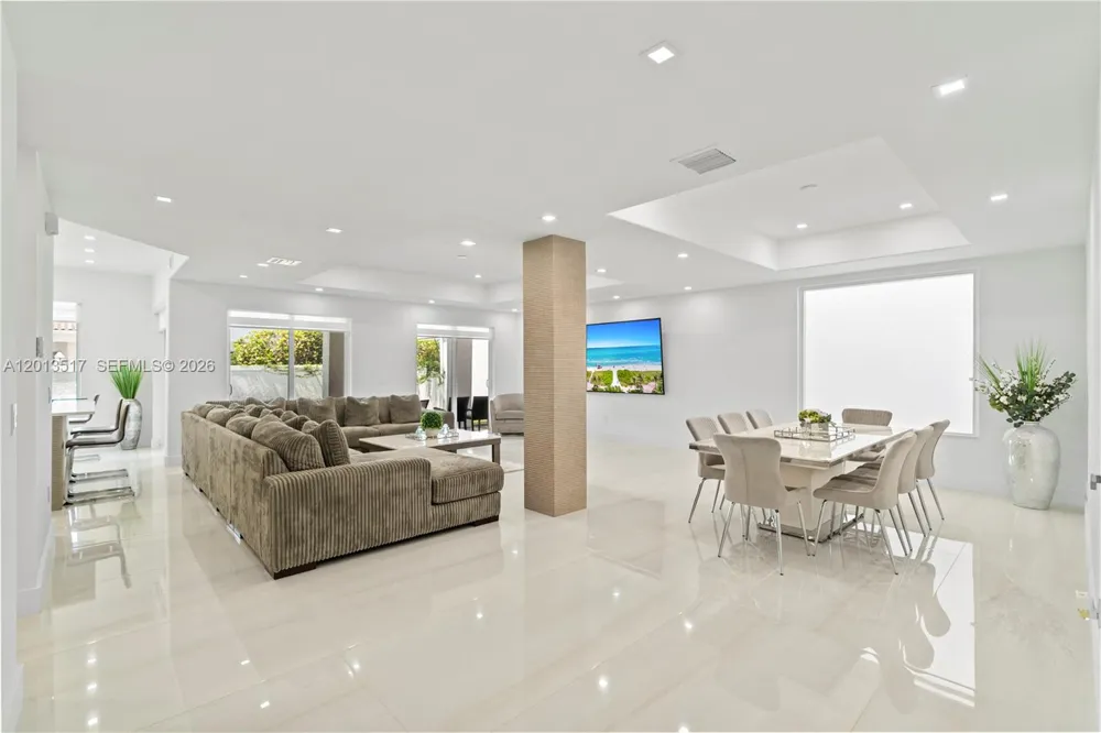 3188 NE 211th Ter Aventura, FL 33180