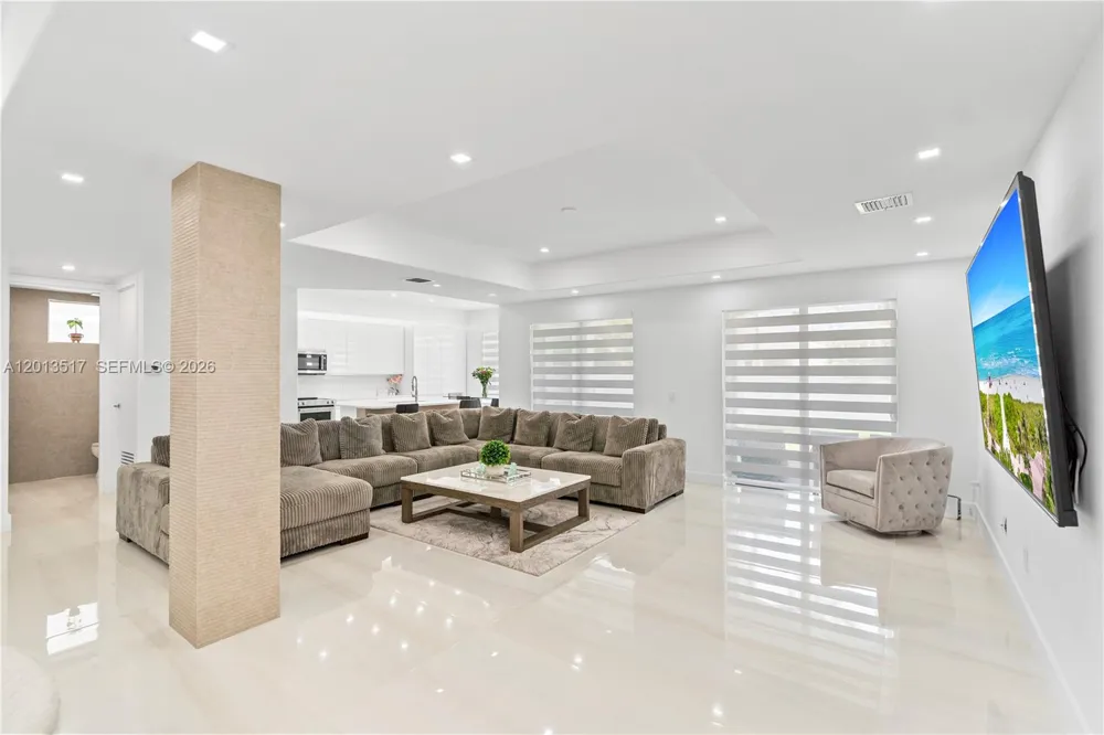 3188 NE 211th Ter Aventura, FL 33180